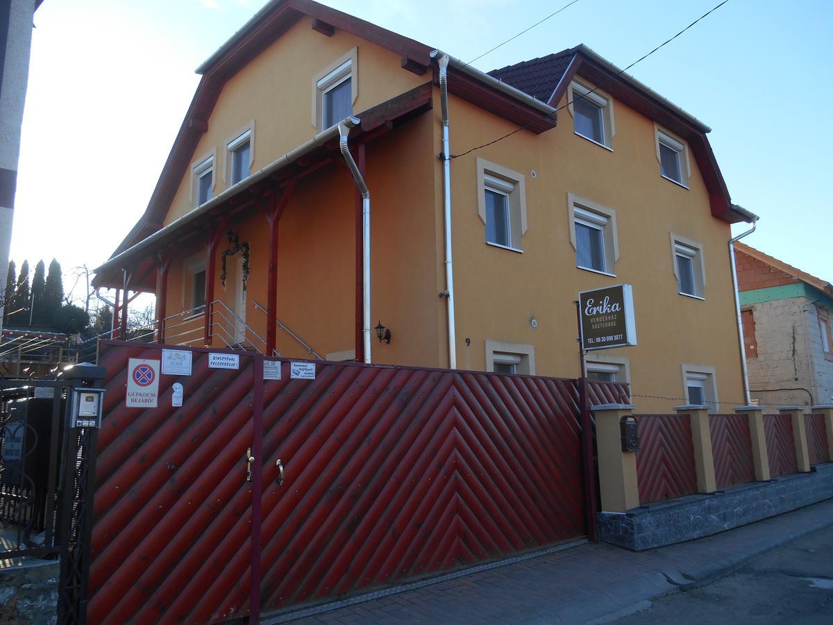 Erika Vendeghaz Hotell Eger Exteriör bild