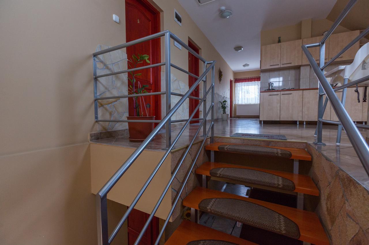 Erika Vendeghaz Hotell Eger Exteriör bild